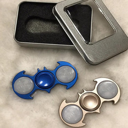 Batman Spinner Metalico Con Luz Led y Caja Metalica - Blue 